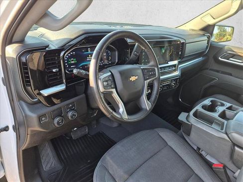 Used 2022 Chevrolet Silverado 1500 LT RWD image 9