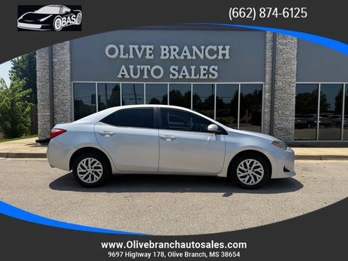 Used 2018 Toyota Corolla LE FWD image 1