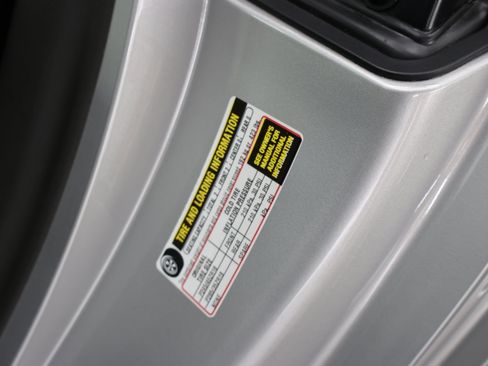 Used 2005 Chevrolet Corvette Coupe w/ Preferred Equipment Group RWD image 42