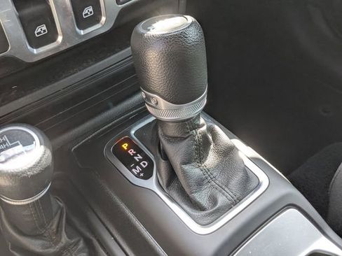 Used 2020 Jeep Wrangler Sport AWD/4WD image 19