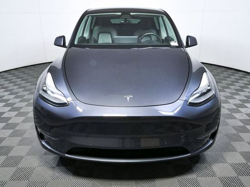 Used 2022 Tesla Model Y Long Range AWD/4WD image 32