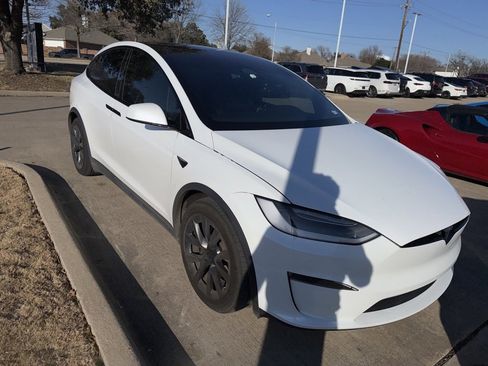 Used 2022 Tesla Model X Plaid image 1