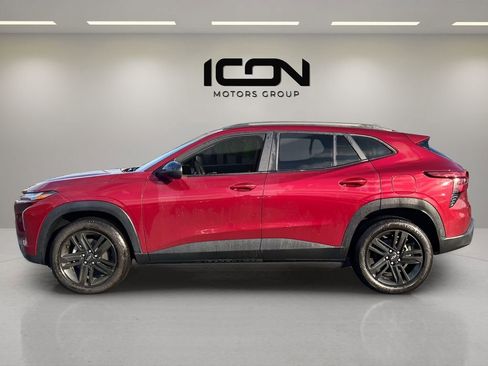 Used 2024 Chevrolet Trax ACTIV w/ Driver Confidence Package image 3