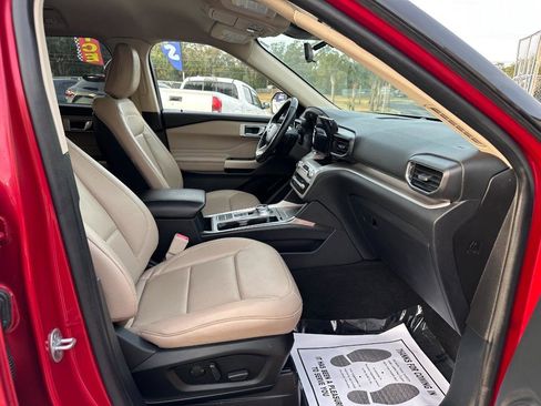 Used 2015 Ford Transit Connect XLT image 18