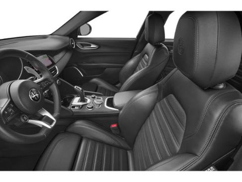 Certified 2023 Alfa Romeo Giulia Ti AWD/4WD image 9