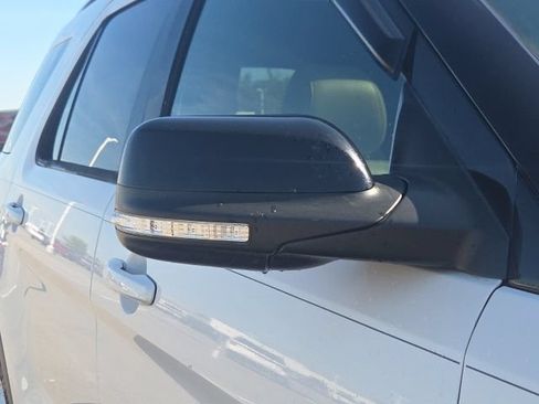 Used 2016 Ford Explorer XLT w/ Equipment Group 202A AWD/4WD image 5