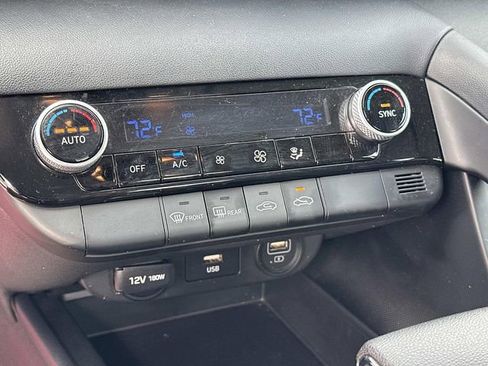 Used 2022 Hyundai Elantra SEL FWD image 23