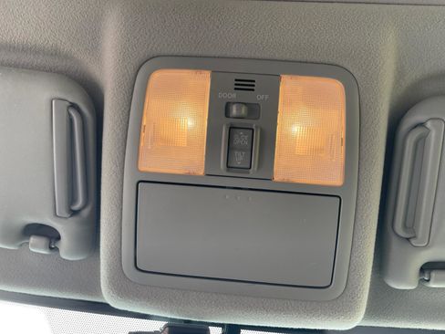 Used 2012 Toyota RAV4 4WD image 27