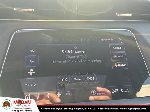 Used 2022 Cadillac XT4 Luxury w/ Cold Weather Package AWD/4WD image 20