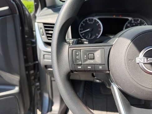 Used 2024 Nissan Rogue S FWD image 14