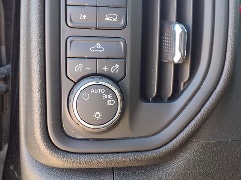 Used 2023 Chevrolet Silverado 1500 Custom image 7