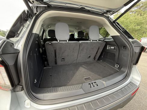 Used 2025 Ford Explorer Active RWD image 26
