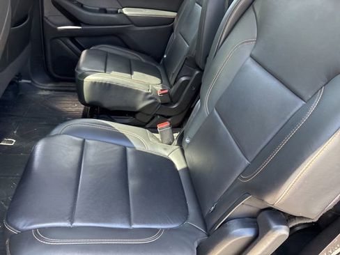 Used 2019 Chevrolet Traverse RS w/ LPO, Floor Liner Package AWD/4WD image 10