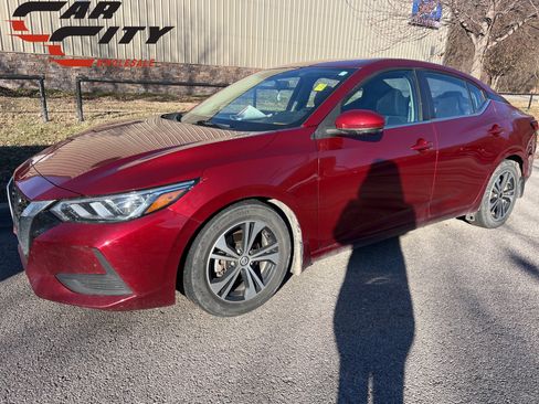 Used 2020 Nissan Sentra SV image 1
