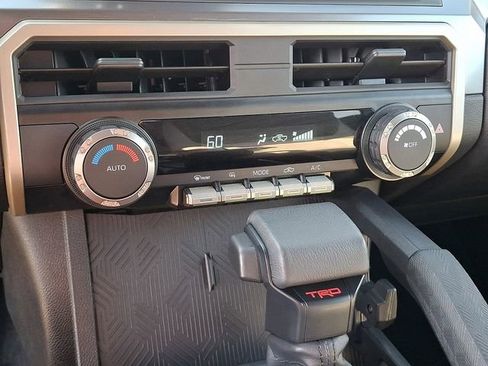 Used 2025 Toyota Tacoma TRD Sport AWD/4WD image 15