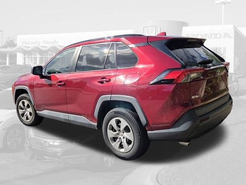 Used 2021 Toyota RAV4 LE FWD image 3
