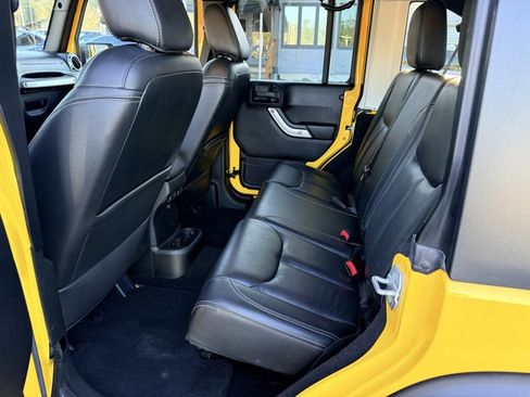 Used 2015 Jeep Wrangler Unlimited Sahara w/ Connectivity Group image 30