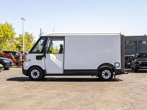Used 2025 Chevrolet Brightdrop 400 FWD image 6