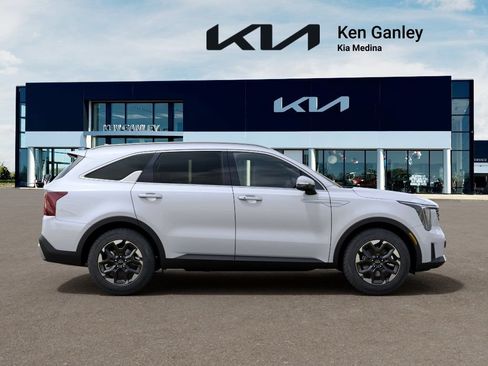 New 2026 Kia Sorento S FWD image 7