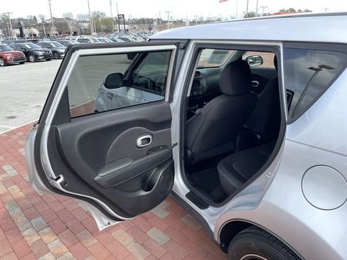 Used 2015 Kia Soul image 27