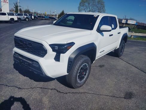 New 2026 Toyota Tacoma TRD Off-Road AWD/4WD image 2