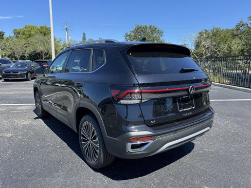 New 2025 Volkswagen Taos SE image 5