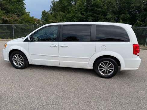 Used 2016 Dodge Grand Caravan SE FWD image 7