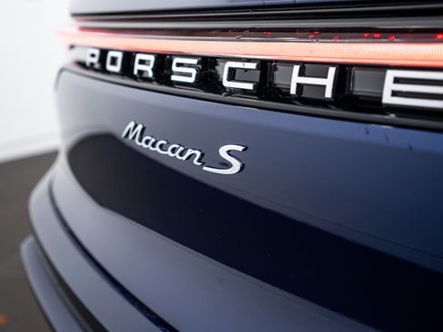Certified 2026 Porsche Macan S AWD/4WD image 26