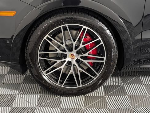 New 2026 Porsche Cayenne GTS AWD/4WD image 11