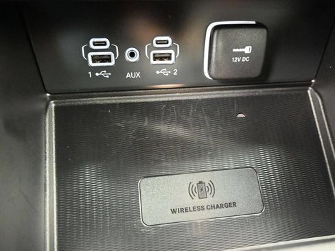 Used 2023 Jeep Grand Cherokee Altitude RWD image 16
