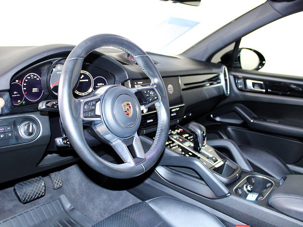 Certified 2023 Porsche Cayenne AWD/4WD image 4