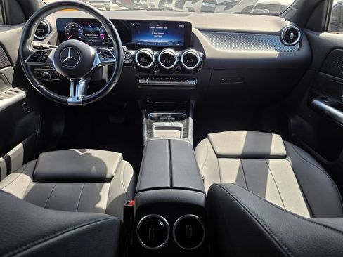 Used 2025 Mercedes-Benz GLA 250 image 12