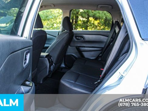 Used 2024 Nissan Rogue S AWD/4WD image 16
