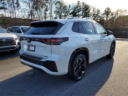 New 2026 Volkswagen Tiguan SEL R-Line image 4