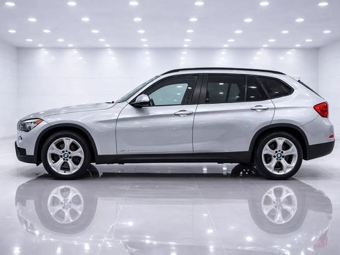 Used 2013 BMW X1 sDrive28i image 2