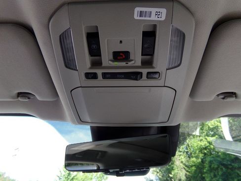 Used 2024 Toyota Highlander AWD image 42