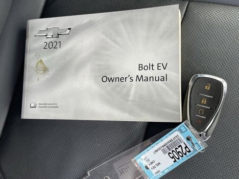 Used 2021 Chevrolet Bolt Premier w/ Infotainment Package image 39