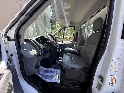 Used 2017 Ford Transit 250 138 RWD image 7