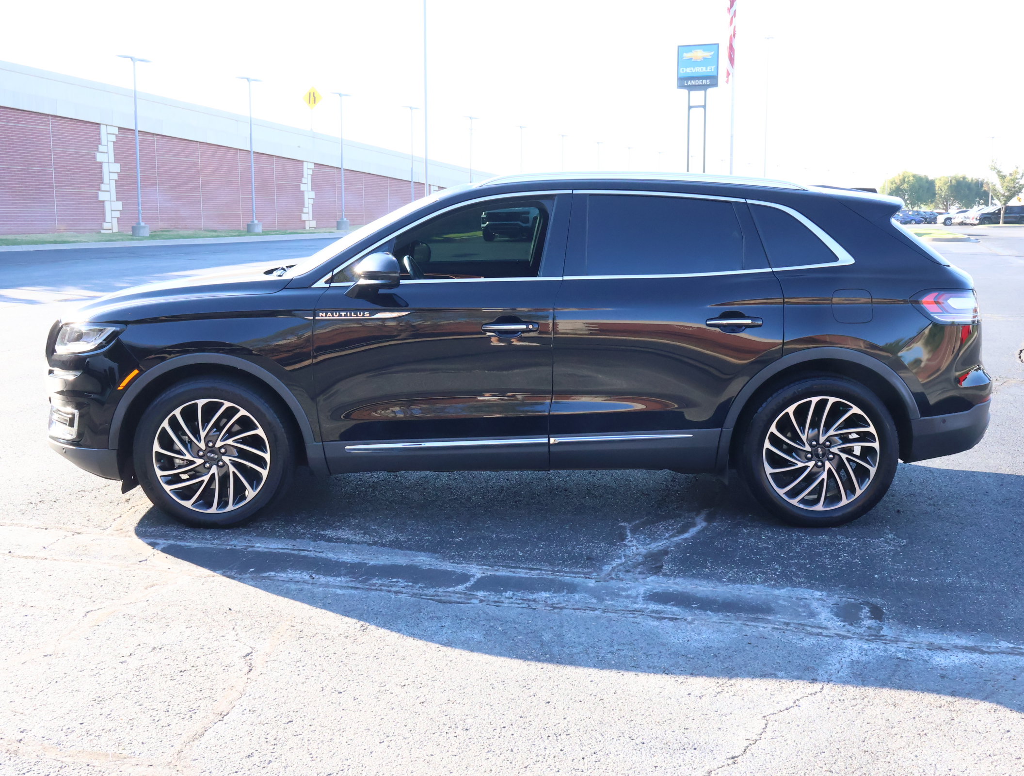 Used 2020 Lincoln Nautilus Reserve w/ Equipment Group 201A FWD image 36