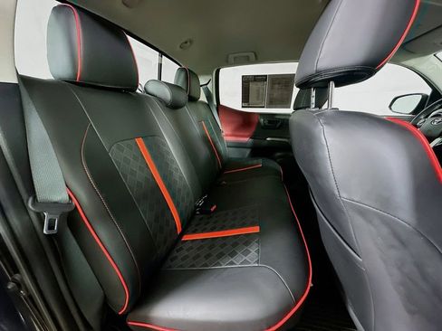 Used 2022 Toyota Tacoma SR5 w/ Technology Package image 11