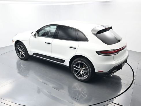 Certified 2024 Porsche Macan image 34