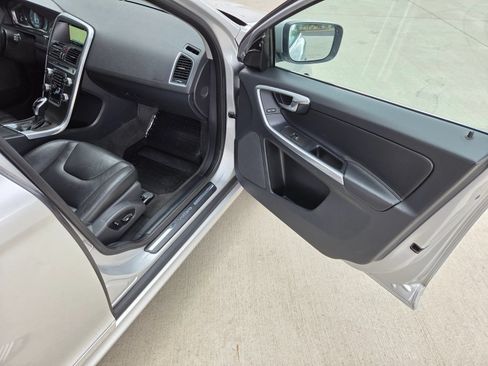 Used 2015 Volvo XC60 T5 AWD/4WD image 18