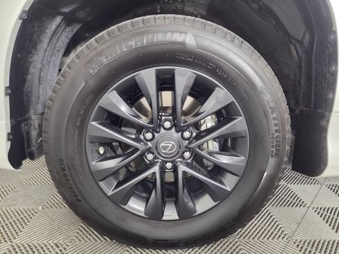 Used 2023 Lexus GX 460 Premium w/ Premium Package AWD/4WD image 8