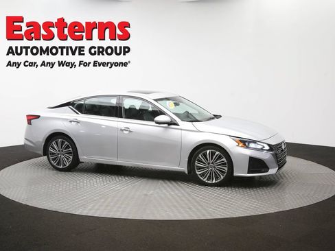 Used 2023 Nissan Altima 2.5 SL FWD image 49