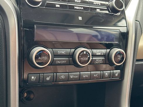 Used 2019 Subaru Ascent Touring w/ Popular Package #3 image 23