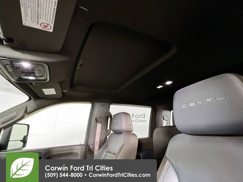 Used 2022 GMC Sierra 3500 Denali w/ Technology Package image 25