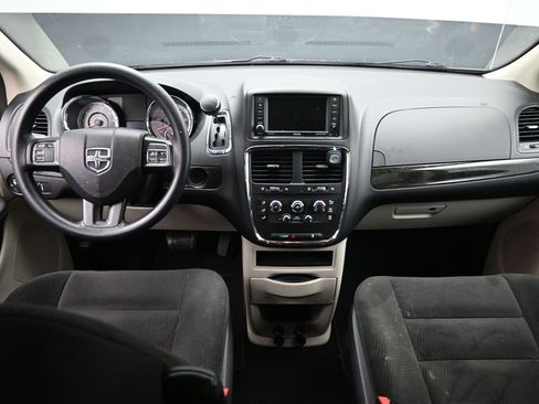 Used 2020 Dodge Grand Caravan SE w/ UConnect Hands-Free Group image 23