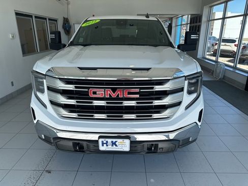 Used 2022 GMC Sierra 1500 SLE image 2
