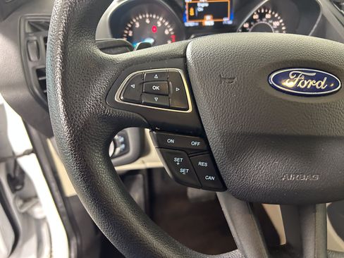 Used 2017 Ford Escape SE w/ SE Cold Weather Package AWD/4WD image 12