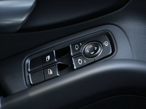 Used 2025 Porsche 718 Boxster S RWD image 19